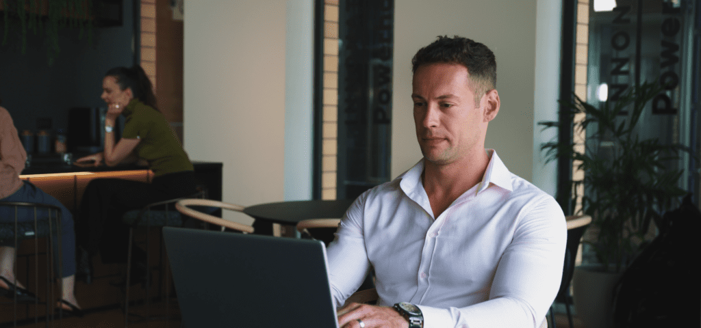 HOW TO SELL A HOME AROUND THE HOLIDAYS