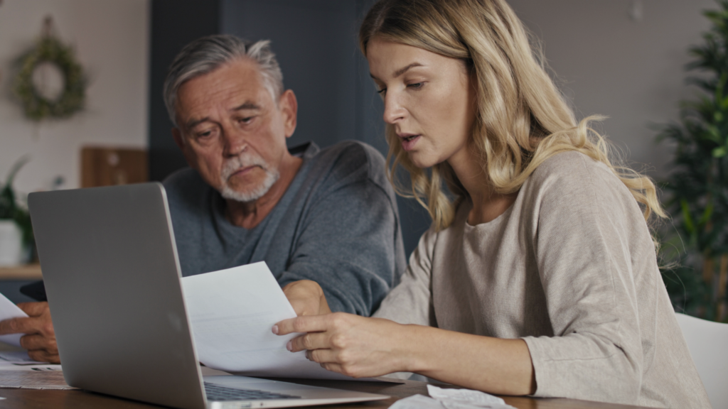 NEW HOME CHECKLIST: 7 ESSENTIAL FIRST WEEK TASKS